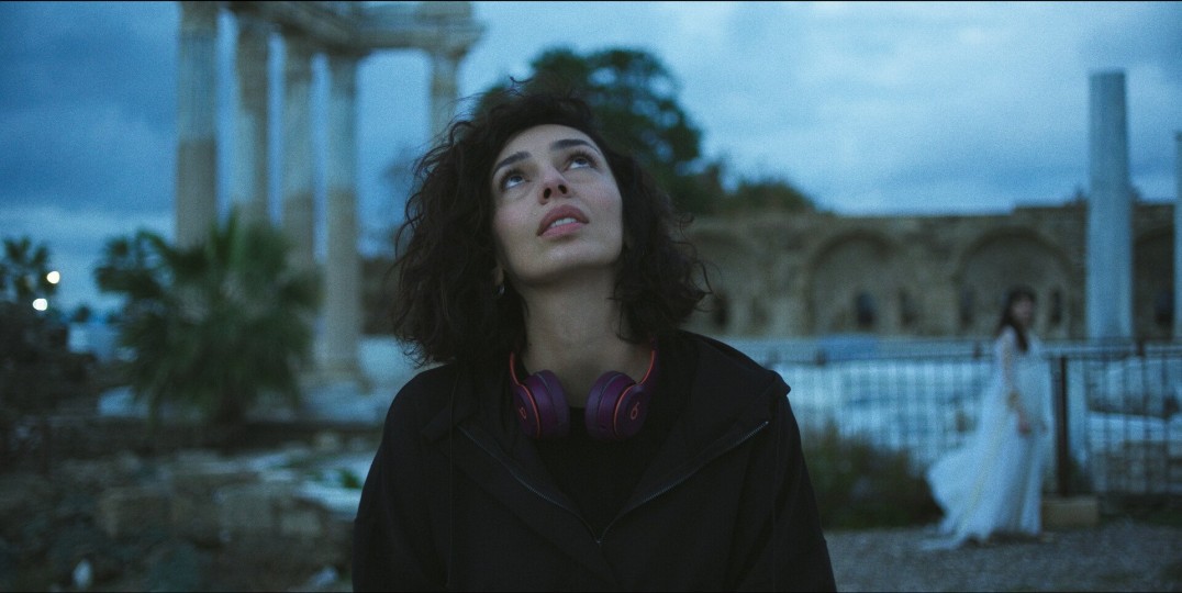 Apollon By Day Athena By Night